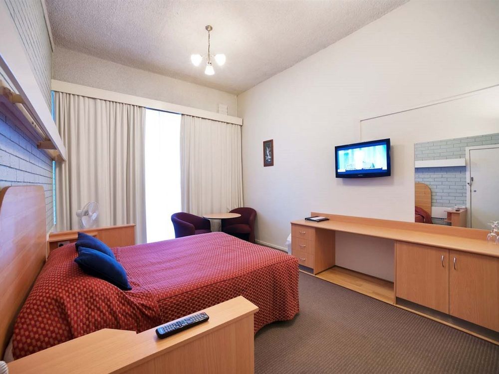 Beachfront Voyager Motor Inn Берни Экстерьер фото