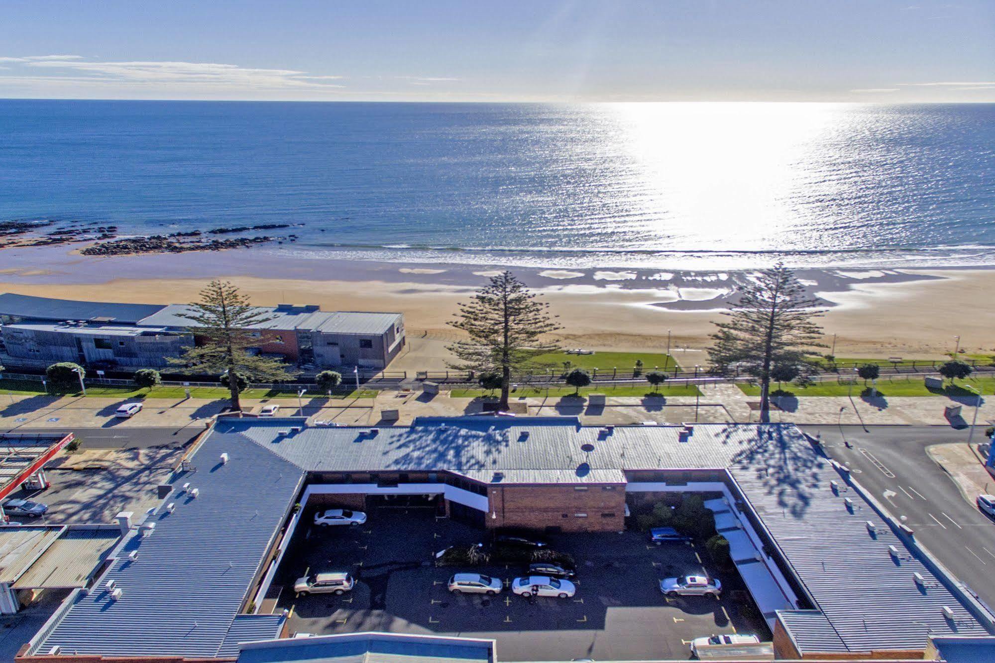 Beachfront Voyager Motor Inn Берни Экстерьер фото